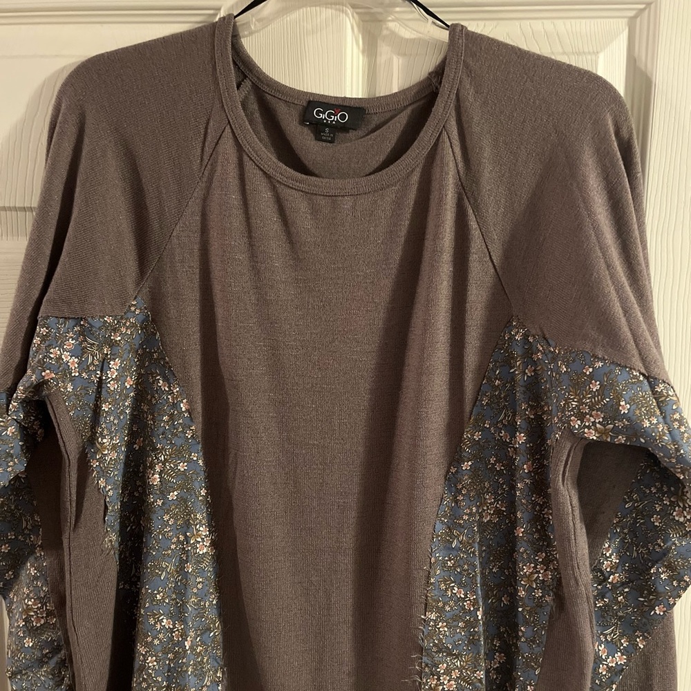 G.GO Women's Brown/Gray Floral Top